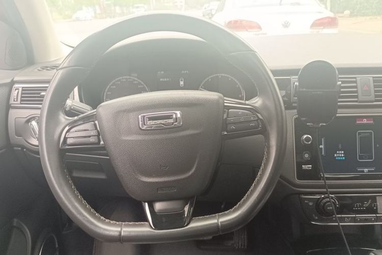 Used Qoros 3 2016 Hatchback 1.6T Automatic ZhiZhen Model Steering Wheel