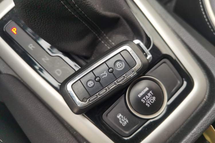 Used Qoros 3 2016 Hatchback 1.6L Automatic Zhiyue Model Vehicle Key