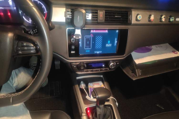 Used Qoros 3 2016 Sedan 1.6L Automatic Zhiyue Model Audio And AC Panel