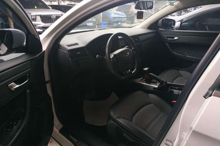 Used Qoros 3 2016 Urban SUV 1.6T Automatic Zhiyue Model Driver Seat