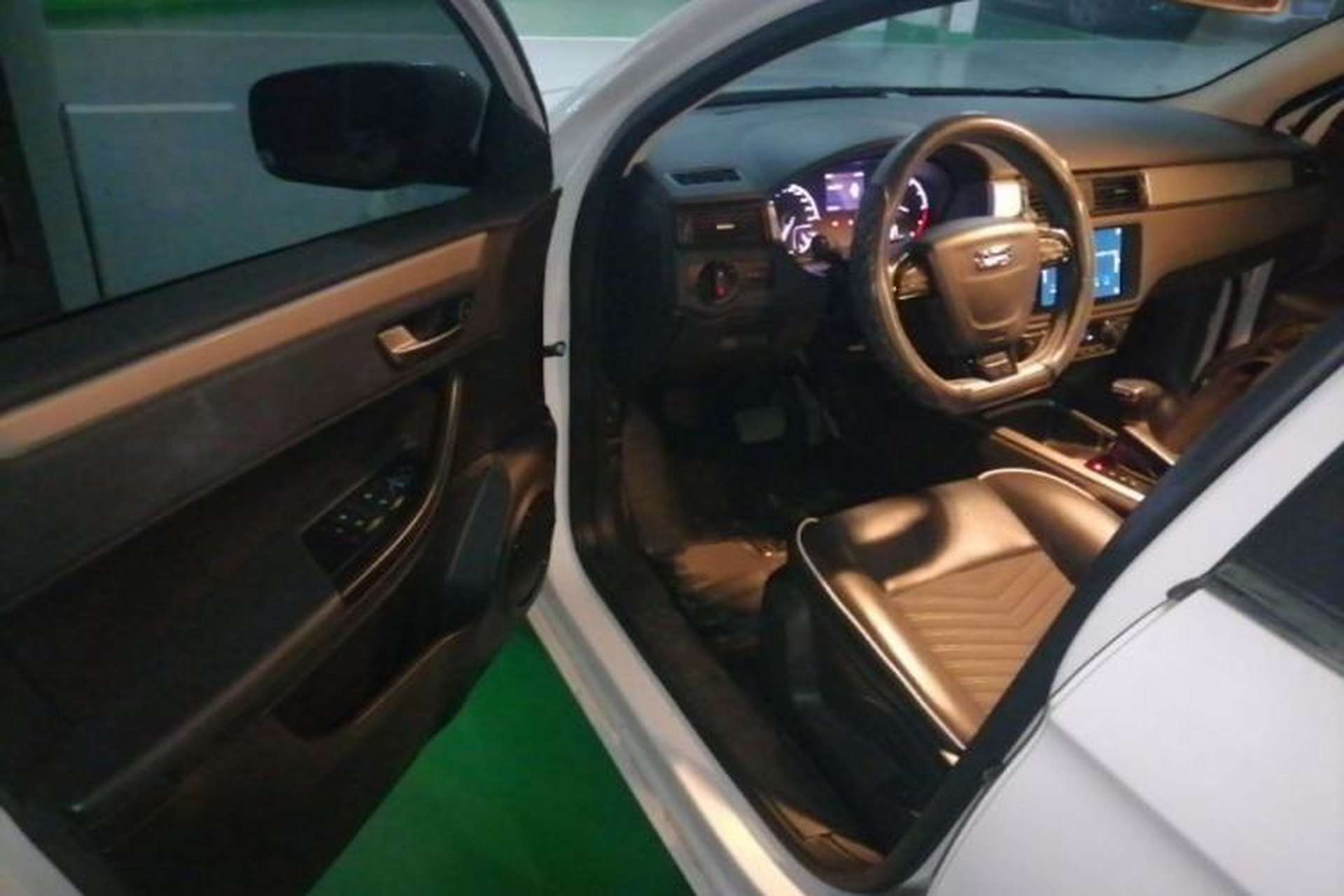 Used Qoros 3 2016 Hatchback 1.6L Automatic Zhiyue Model Driver Seat