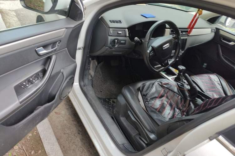 Used Qoros 3 2016 Sedan 1.6L Automatic Zhiyue Model Driver Seat
