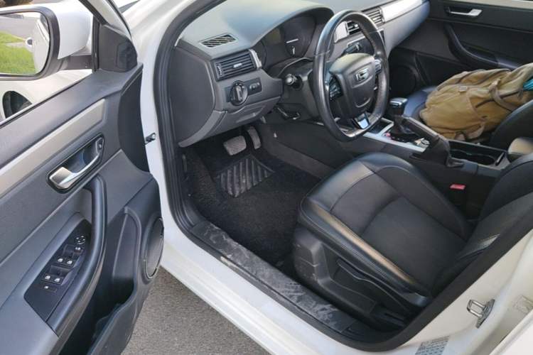 Used Qoros 3 2016 Sedan 1.6L Automatic Zhiyue Model Driver Seat