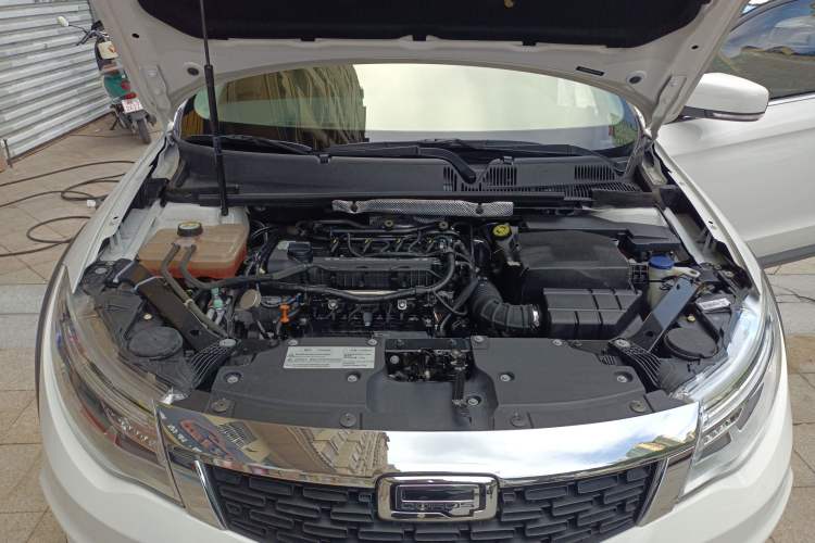 Used Qoros 3 2016 Urban SUV 1.6T Automatic Zhiyue Model Engine Bay