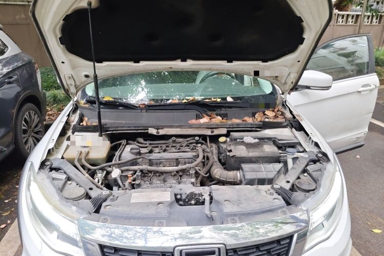 Used Qoros 3 2016 Urban SUV 1.6T Automatic Zhiyue Model Engine Bay