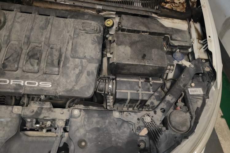 Used Qoros 3 2016 Hatchback 1.6T Automatic ZhiZhen Model Engine Bay Left