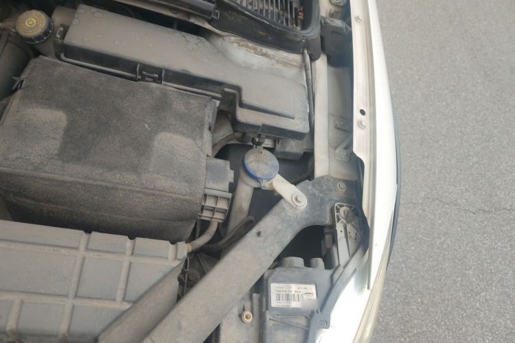 Used Qoros 3 2016 Urban SUV 1.6T Automatic Zhiyue Model Engine Bay Left