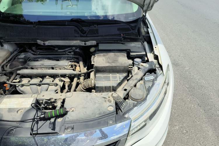 Used Qoros 3 2016 Sedan 1.6L Automatic Zhiyue Model Engine Bay Left