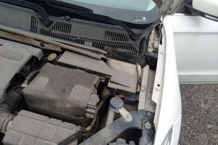 Used Qoros 3 2016 Sedan 1.6T Automatic ZhiZhen Model Engine Bay Left