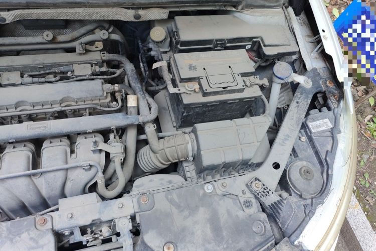 Used Qoros 3 2016 Sedan 1.6L Automatic Zhiyue Model Engine Bay Left