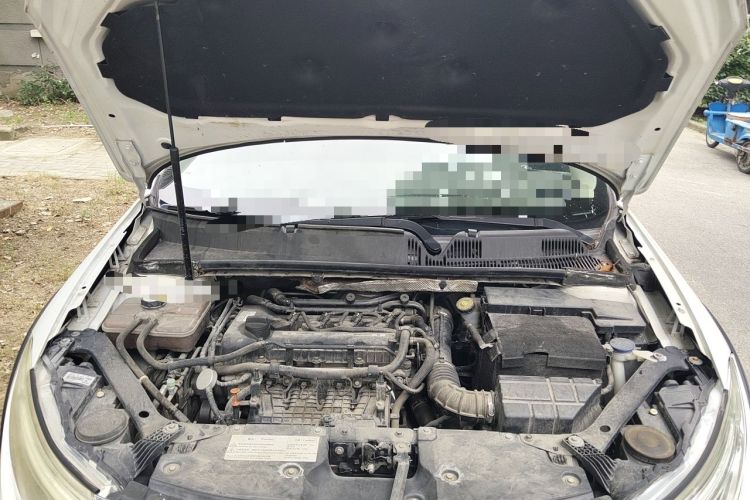Used Qoros 3 2016 Urban SUV 1.6T Automatic Zhiyue Model Engine Bay