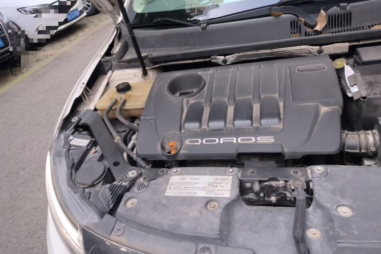 Used Qoros 3 2016 Urban SUV 1.6T Automatic ZhiKu Model Engine Bay Right