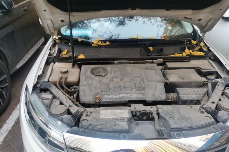 Used Qoros 3 2016 Sedan 1.6T Automatic ZhiZhen Model Engine Bay Right