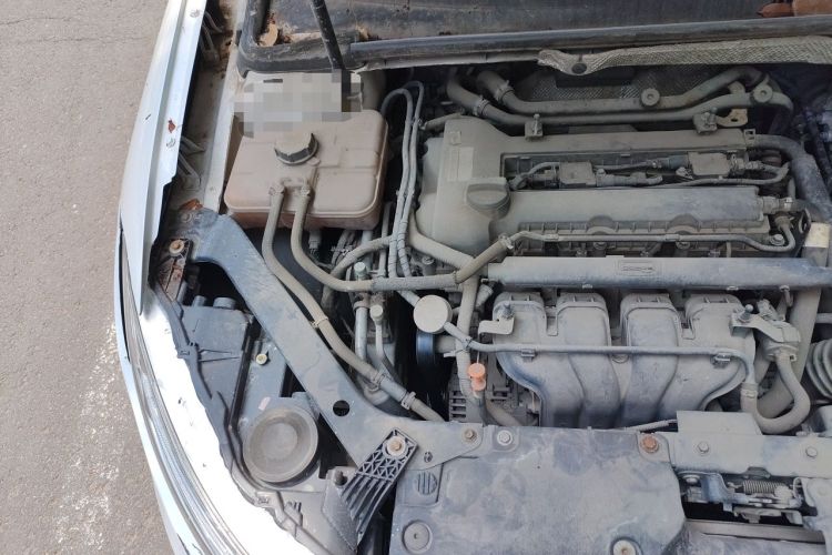 Used Qoros 3 2016 Sedan 1.6L Automatic Zhiyue Model Engine Bay Right