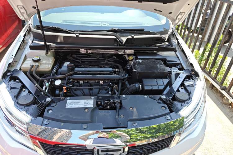 Used Qoros 3 2016 Sedan 1.6L Automatic Zhiyue Model Engine Bay