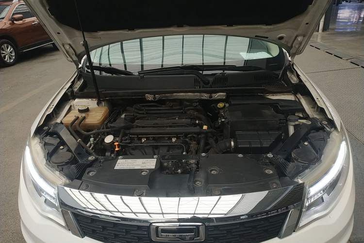 Used Qoros 3 2016 Sedan 1.6L Automatic Zhiyue Model Engine Bay