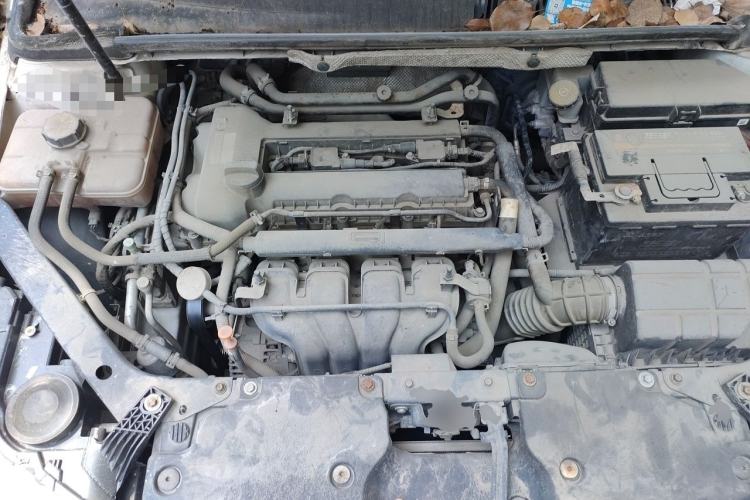 Used Qoros 3 2016 Sedan 1.6L Automatic Zhiyue Model Engine Bay