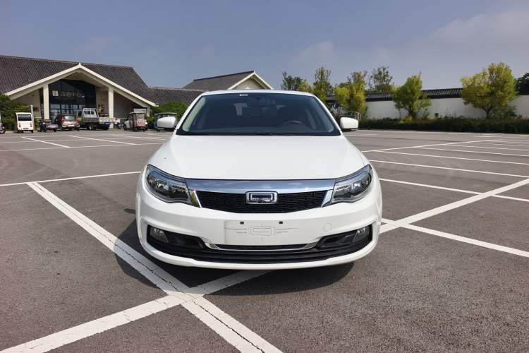 Used Qoros 3 2016 Sedan 1.6L Automatic Zhiyue Model Exterior 1