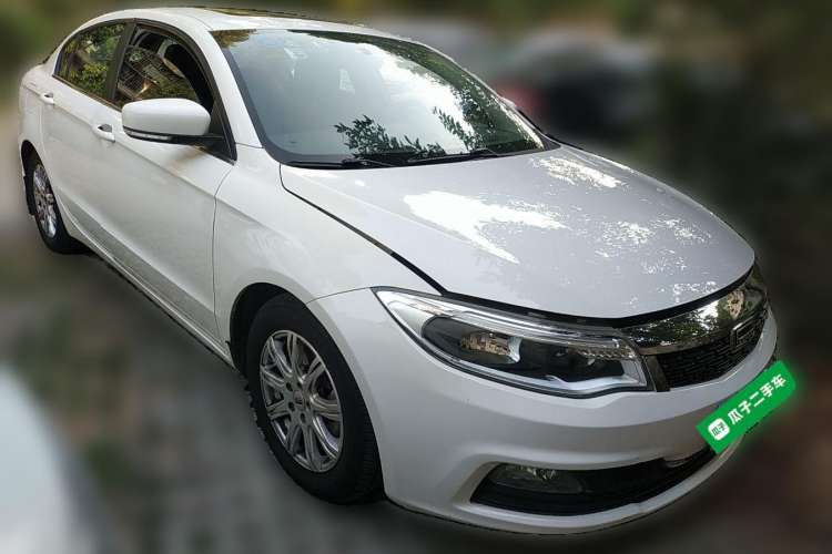 Used Qoros 3 2016 Sedan 1.6L Automatic Zhiyue Model Exterior 2