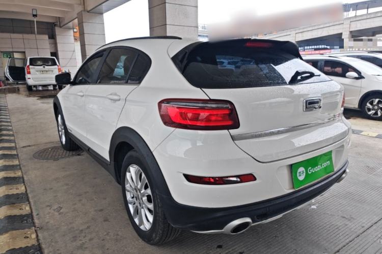 Used Qoros 3 2016 Urban SUV 1.6T Automatic Zhiyue Model Exterior 2