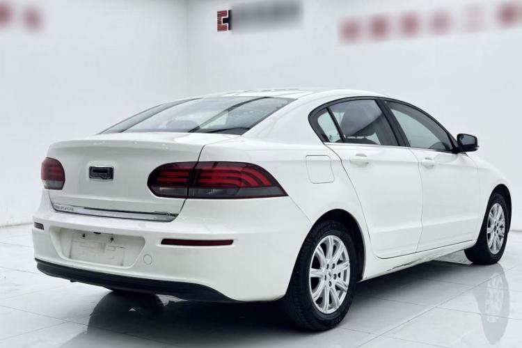 Used Qoros 3 2016 Sedan 1.6L Automatic Zhiyue Model Exterior 2