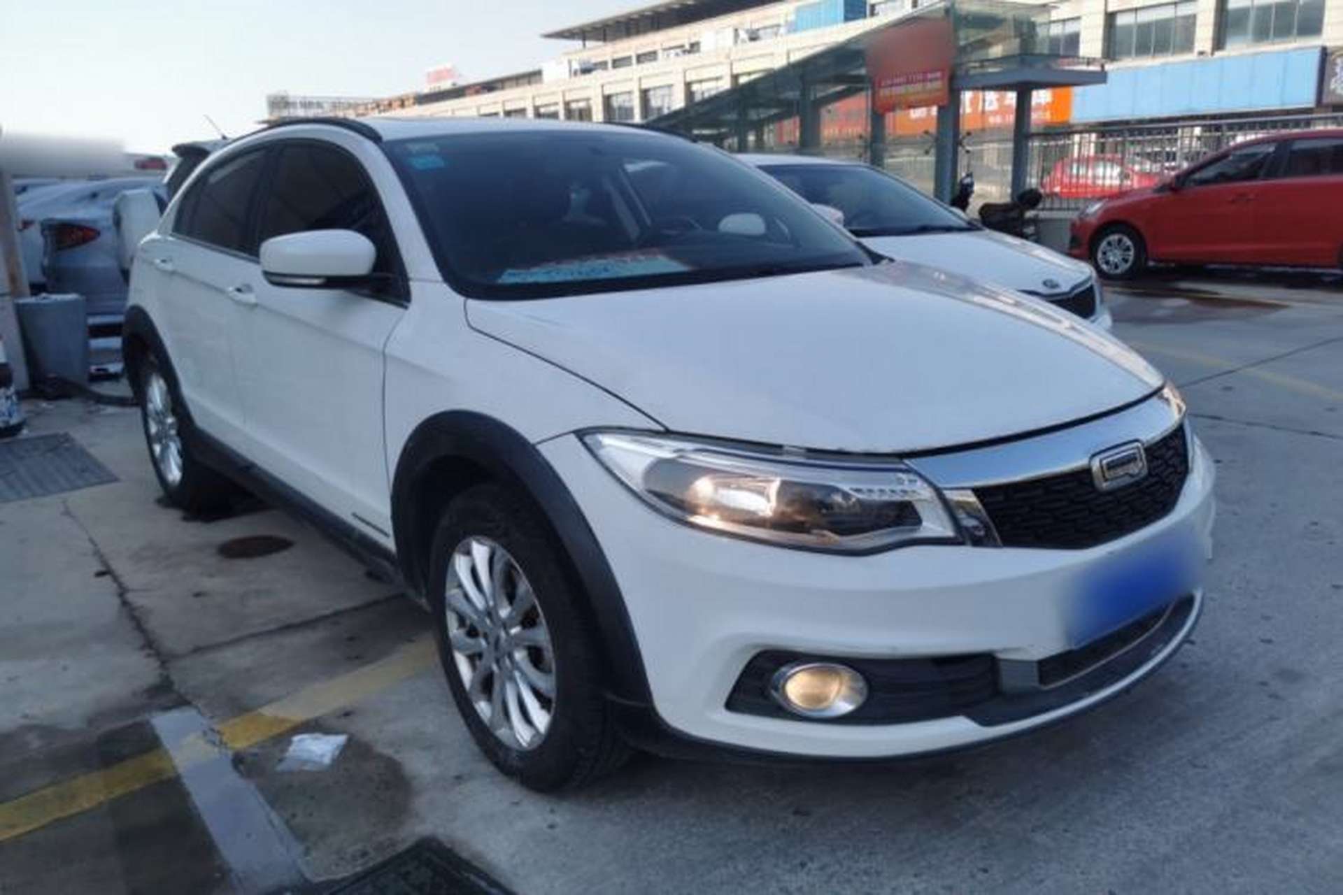 Used Qoros 3 2016 Urban SUV 1.6T Automatic Zhiyue Model Exterior 2