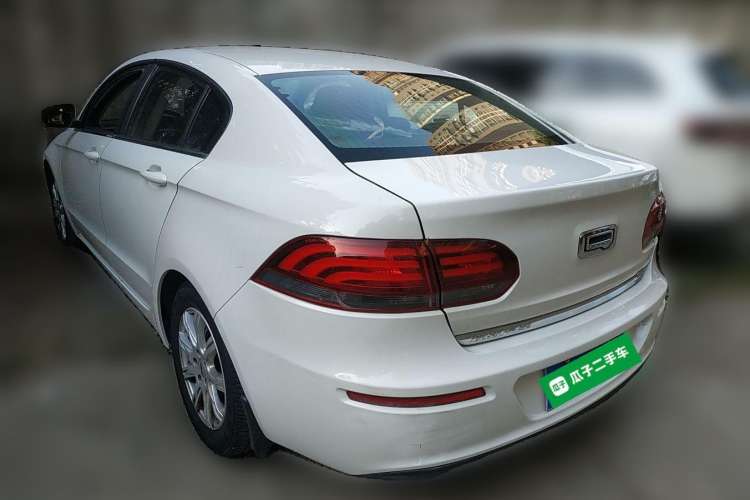 Used Qoros 3 2016 Sedan 1.6L Automatic Zhiyue Model Exterior 3