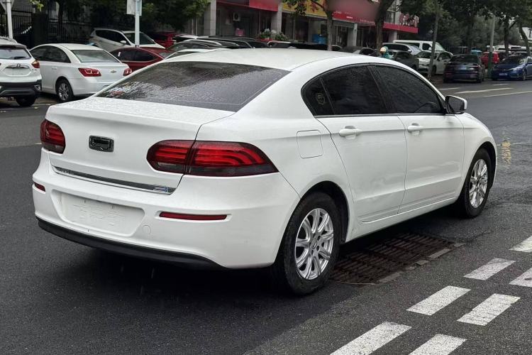 Used Qoros 3 2016 Sedan 1.6L Automatic ZhiNeng Model Exterior 3
