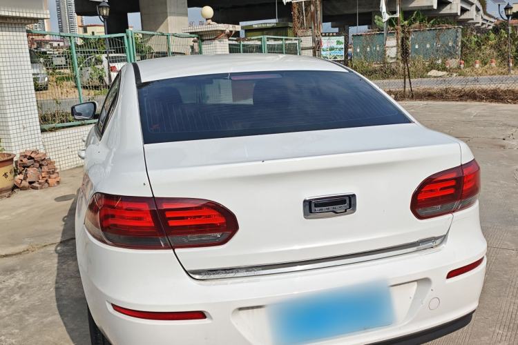 Used Qoros 3 2016 Sedan 1.6L Manual ZhiXiang Model Exterior 3