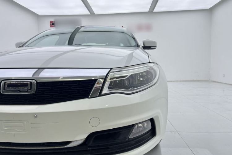 Used Qoros 3 2016 Sedan 1.6L Automatic Zhiyue Model Exterior 3