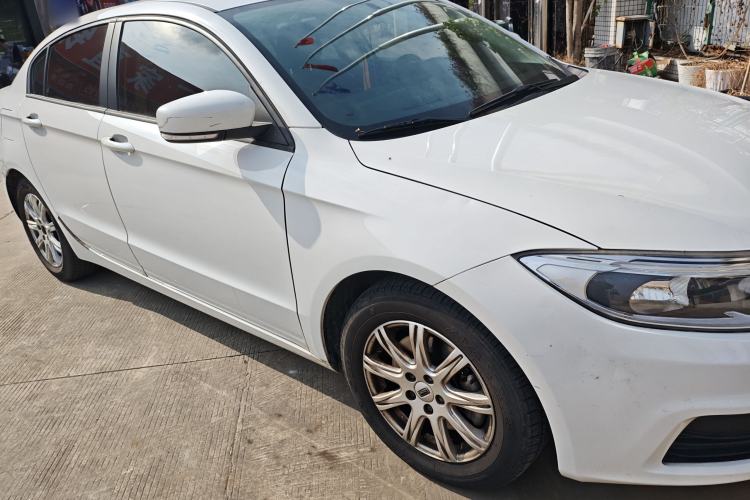 Used Qoros 3 2016 Sedan 1.6L Manual ZhiXiang Model Exterior 4