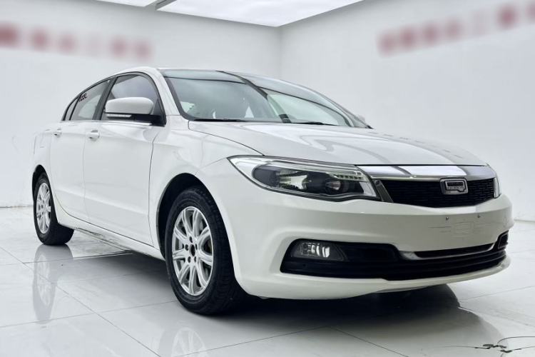 Used Qoros 3 2016 Sedan 1.6L Automatic Zhiyue Model Exterior 4