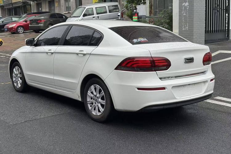 Used Qoros 3 2016 Sedan 1.6L Automatic ZhiNeng Model Exterior 5