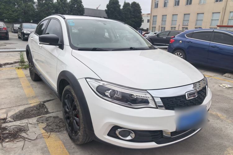 Used Qoros 3 2016 Urban SUV 1.6T Automatic Zhiyue Model Exterior 5