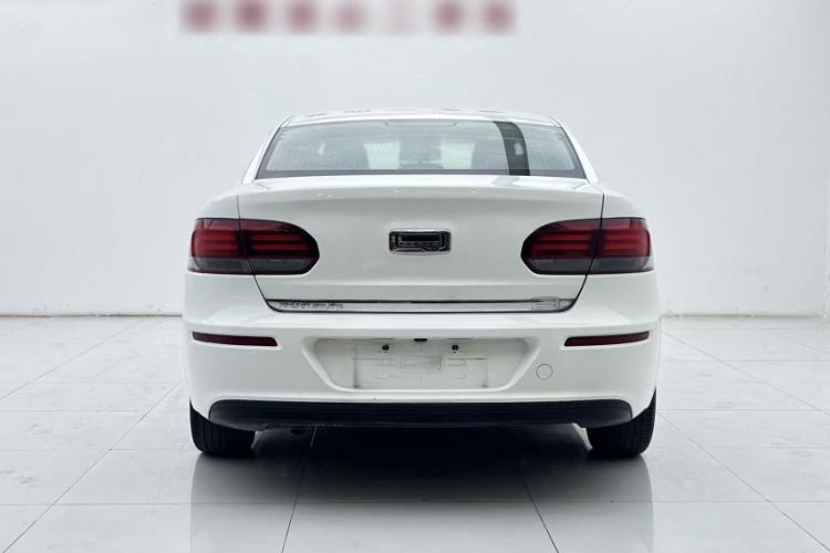 Used Qoros 3 2016 Sedan 1.6L Automatic Zhiyue Model Exterior 5