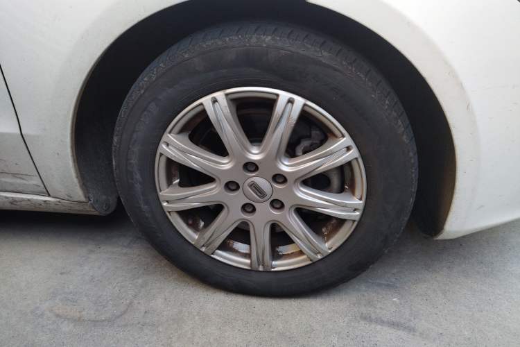 Used Qoros 3 2016 Hatchback 1.6L Automatic Zhiyue Model Exterior 7