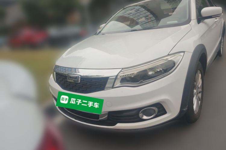 Used Qoros 3 2016 Urban SUV 1.6T Automatic Zhiyue Model Front