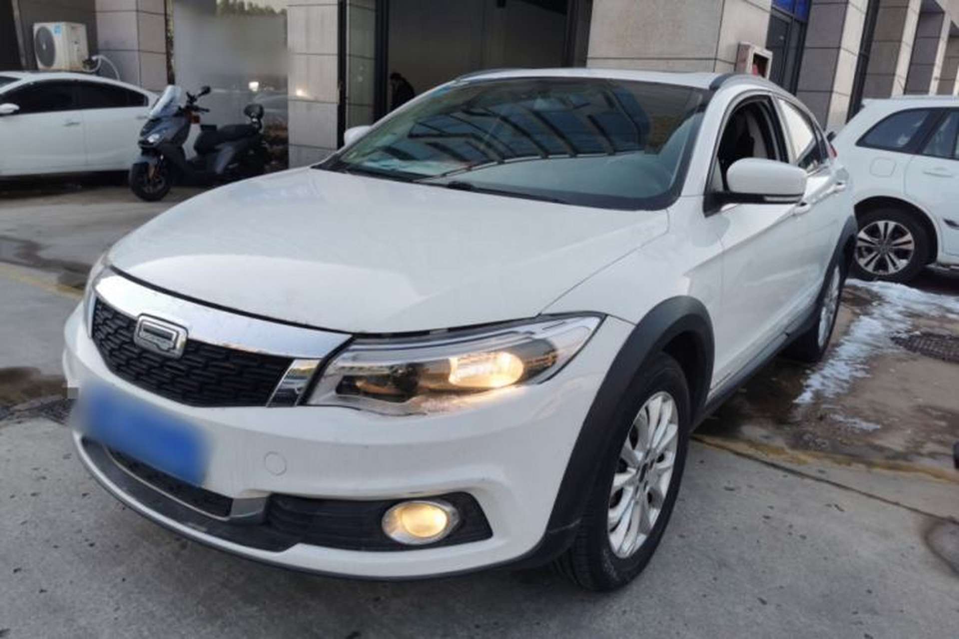 Used Qoros 3 2016 Urban SUV 1.6T Automatic Zhiyue Model Front Left 45 Deg