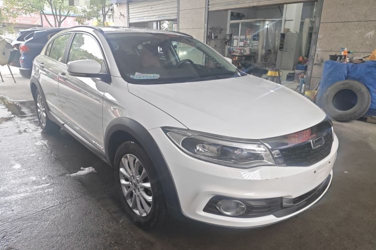 Used Qoros 3 2016 Urban SUV 1.6T Automatic Zhiyue Model Front Right 45 Deg