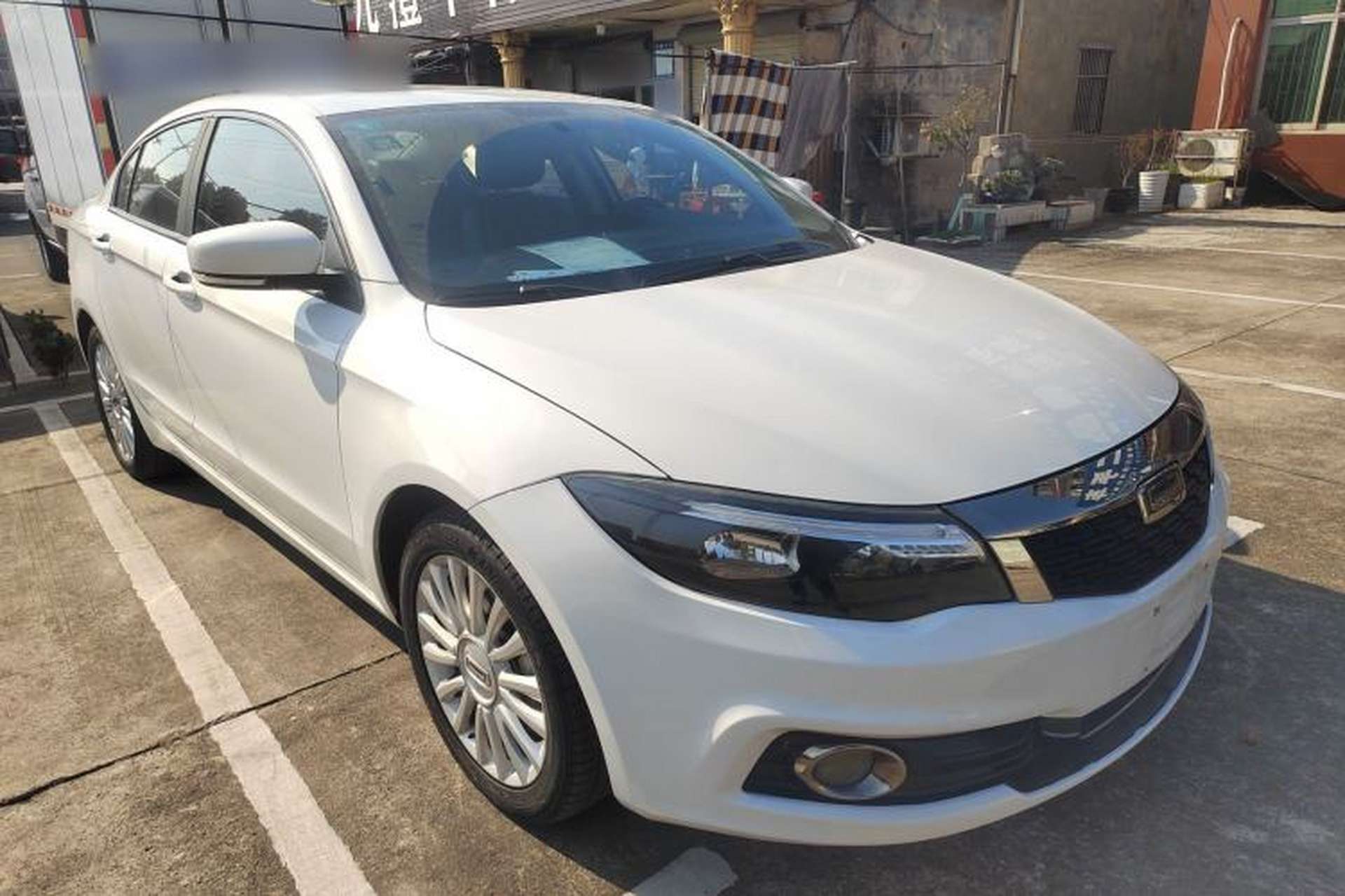 Used Qoros 3 2016 Sedan 1.6T Automatic ZhiKu Model Front Right 45 Deg