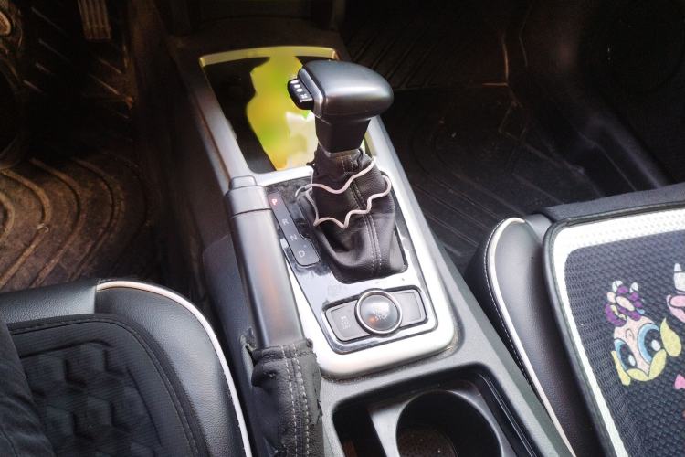 Used Qoros 3 2016 Hatchback 1.6L Automatic Zhiyue Model Gear Lever