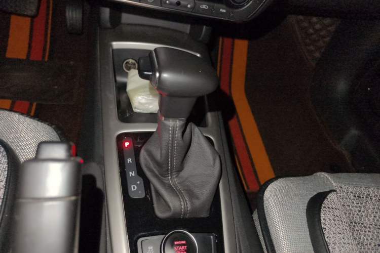 Used Qoros 3 2016 Sedan 1.6L Automatic Zhiyue Model Gear Lever