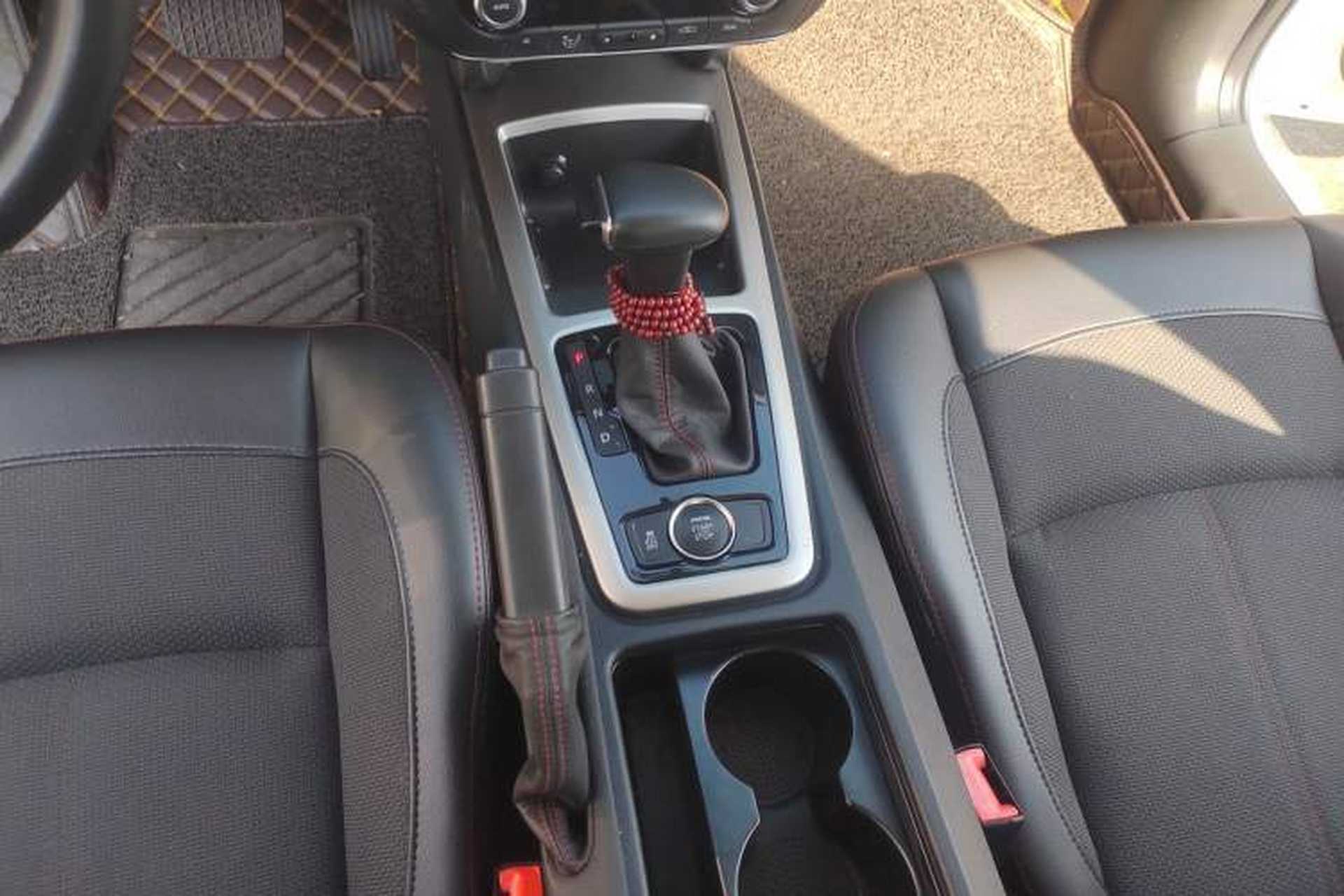 Used Qoros 3 2016 Sedan 1.6T Automatic ZhiKu Model Gear Lever