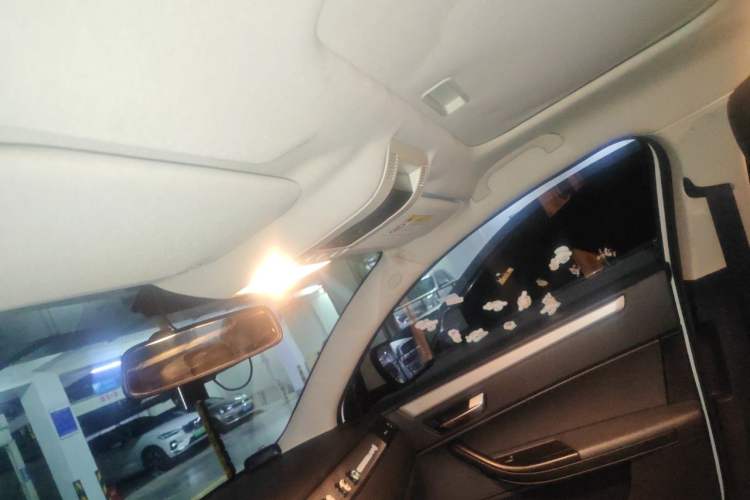 Used Qoros 3 2016 Sedan 1.6L Automatic Zhiyue Model Headliner
