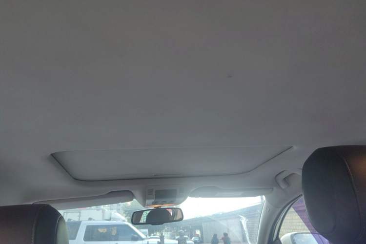 Used Qoros 3 2016 Urban SUV 1.6T Automatic ZhiZhen Model Headliner