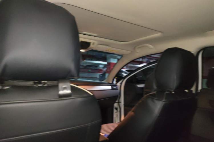 Used Qoros 3 2016 Urban SUV 1.6T Automatic Zhiyue Model Headliner