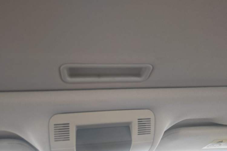 Used Qoros 3 2016 Urban SUV 1.6T Automatic Zhiyue Model Headliner