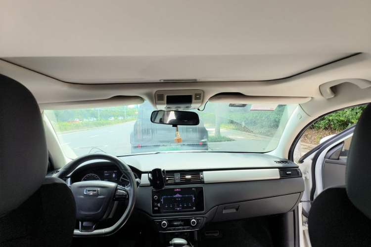 Used Qoros 3 2016 Sedan 1.6L Automatic Zhiyue Model Headliner