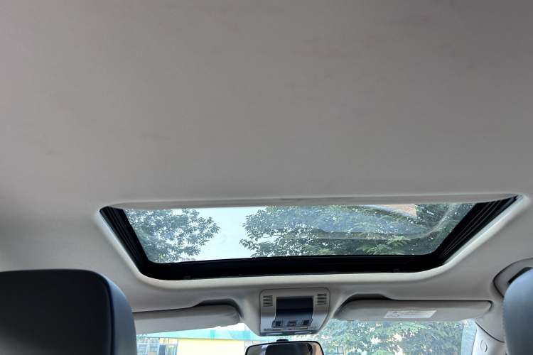 Used Qoros 3 2016 Sedan 1.6L Automatic Zhiyue Model Headliner