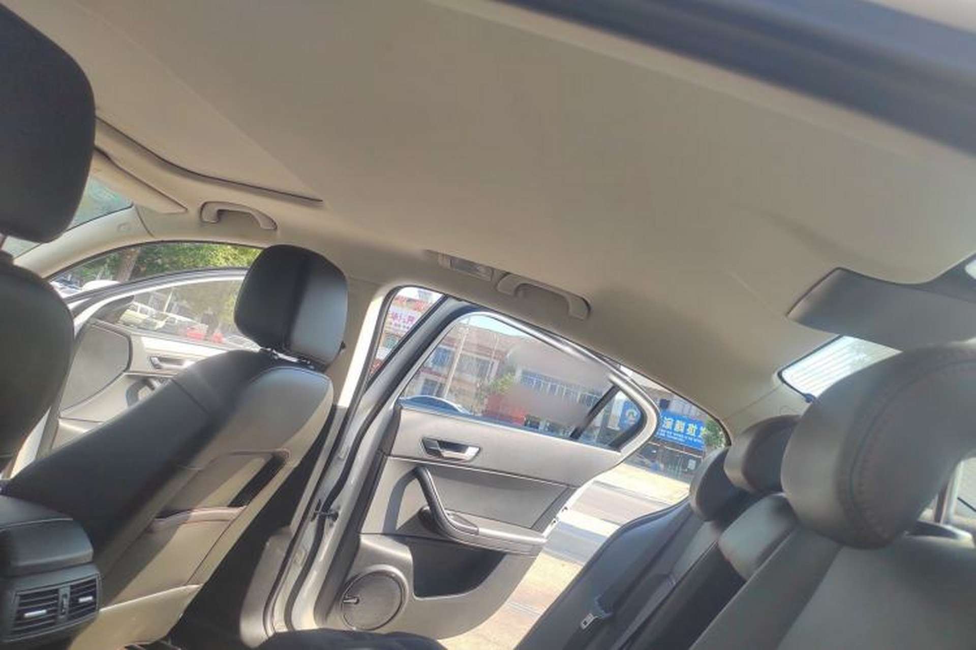 Used Qoros 3 2016 Sedan 1.6T Automatic ZhiKu Model Headliner
